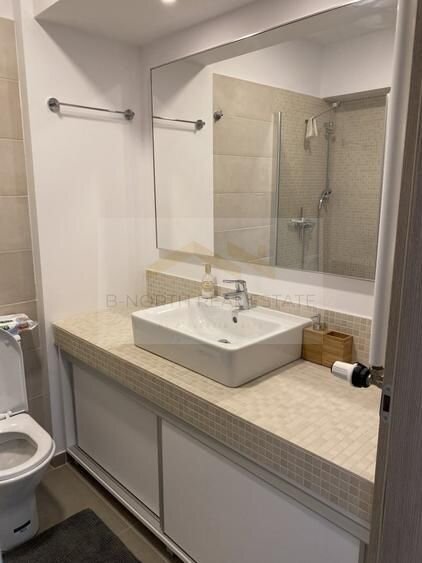 Studio modern, vedere la parc, parcare subterana inclusa.