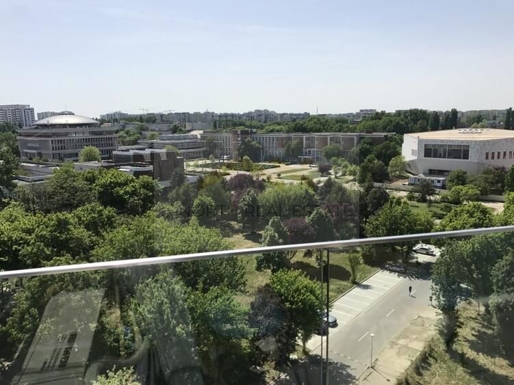 Studio modern, vedere la parc, parcare subterana inclusa.